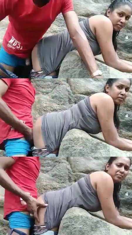 Beautiful Cheating Girlfriend Fucking With Her Lover In Public - Desidekho.Com Desi49
